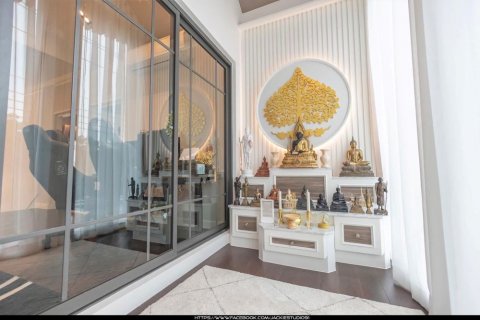 Chalet de 4 dormitorios en Bangkok, Tailandia № 133697 - foto 16