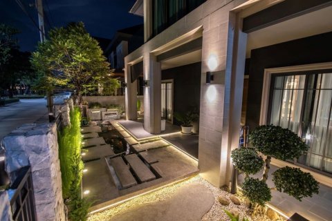 Chalet de 4 dormitorios en Bangkok, Tailandia № 133697 - foto 21