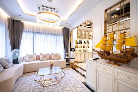 Chalet de 4 dormitorios en Bangkok, Tailandia № 133697 - foto 3