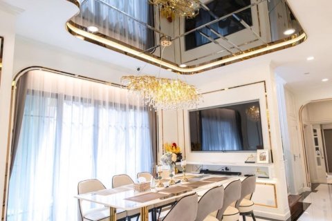 Chalet de 4 dormitorios en Bangkok, Tailandia № 133697 - foto 5
