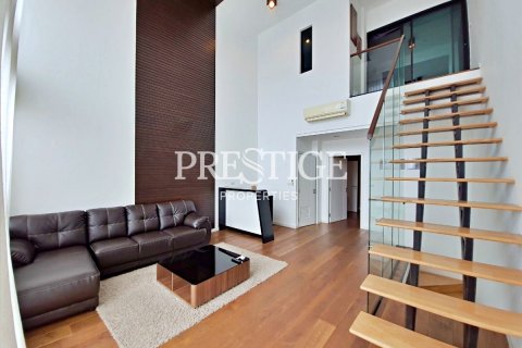 House in Pattaya, Thailand 4 bedrooms № 198126