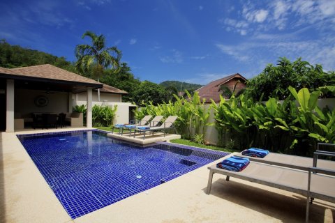 Casa de 3 dormitorios en Phuket, Tailandia № 66924 - foto 2