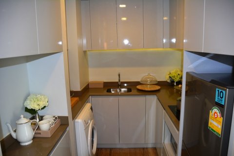 Condo in Bangkok, Thailand, 2 bedrooms  № 66926 - photo 3