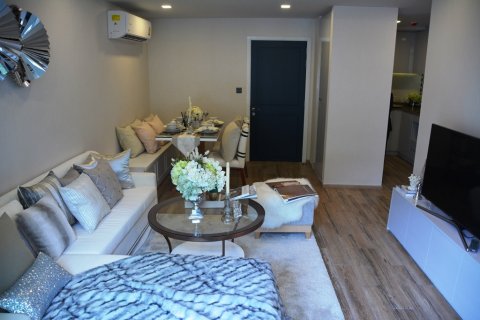 Condo in Bangkok, Thailand, 2 bedrooms  № 66926 - photo 2