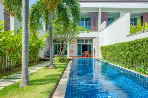 Condominio de 3 dormitorios en Phuket, Tailandia № 66923