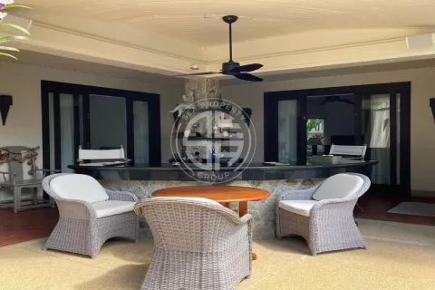 Chalet de 4 dormitorios en Phuket, Tailandia № 190672 - foto 13