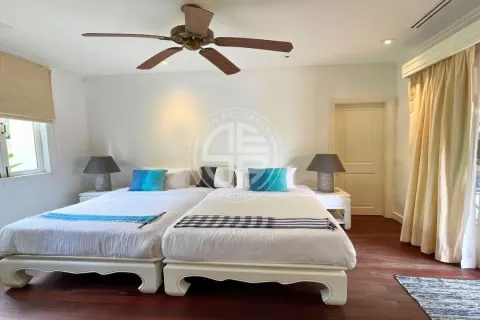 Chalet de 4 dormitorios en Phuket, Tailandia № 190672 - foto 8