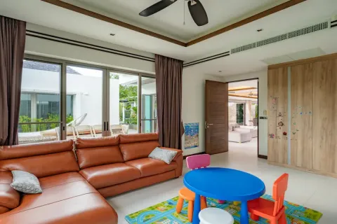 Chalet de 5 dormitorios en Phuket, Tailandia № 190671 - foto 16