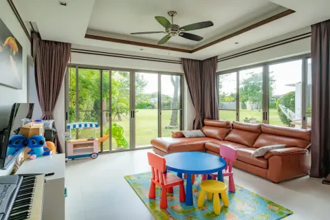 Chalet de 5 dormitorios en Phuket, Tailandia № 190671 - foto 15
