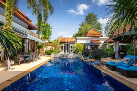 Chalet de 4 dormitorios en Bang Tao, Tailandia № 190669 - foto 26
