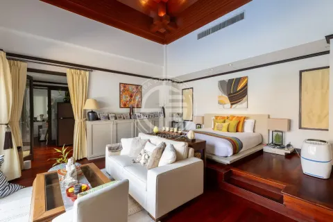 Chalet de 4 dormitorios en Bang Tao, Tailandia № 190669 - foto 10
