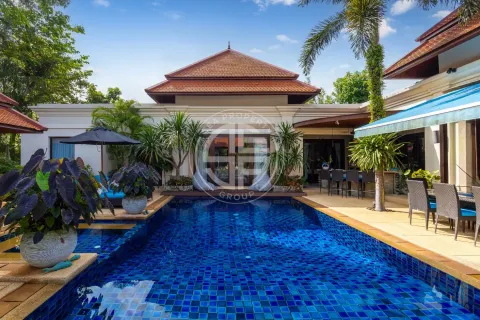 Chalet de 4 dormitorios en Bang Tao, Tailandia № 190669 - foto 24