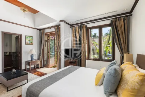 Chalet de 4 dormitorios en Bang Tao, Tailandia № 190669 - foto 13