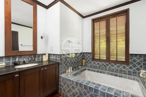 Chalet de 4 dormitorios en Bang Tao, Tailandia № 190669 - foto 16