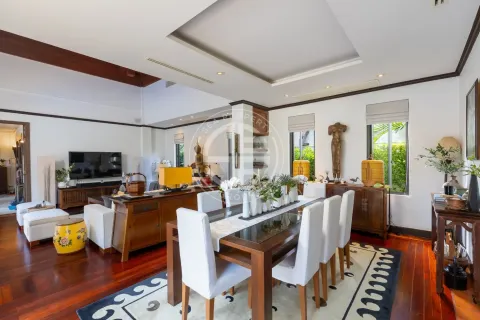 Chalet de 4 dormitorios en Bang Tao, Tailandia № 190669 - foto 4