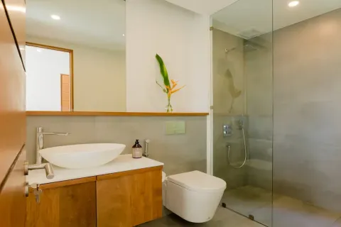 Chalet de 6 dormitorios en Pa Klok, Tailandia № 190673 - foto 13