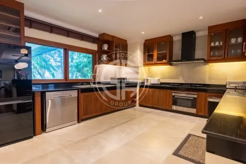 Chalet de 6 dormitorios en Layan Beach, Tailandia № 190675 - foto 6
