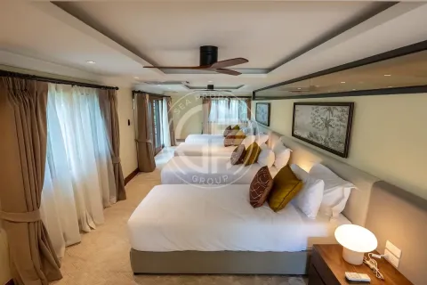 Chalet de 6 dormitorios en Layan Beach, Tailandia № 190675 - foto 14