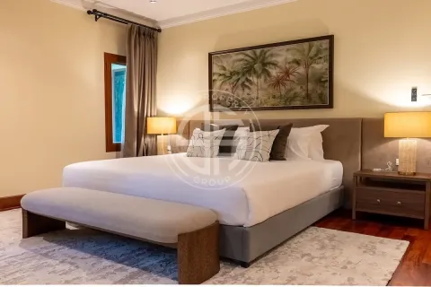 Chalet de 6 dormitorios en Layan Beach, Tailandia № 190675 - foto 10