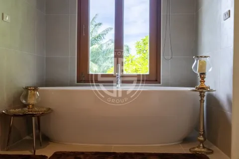 Chalet de 6 dormitorios en Layan Beach, Tailandia № 190675 - foto 9