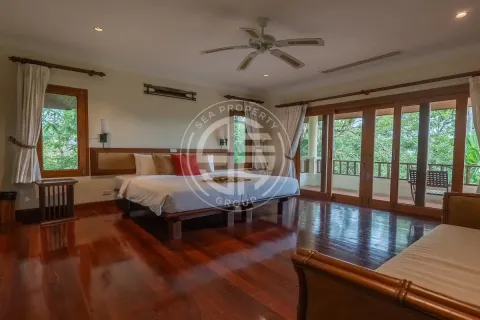 Chalet de 5 dormitorios en Layan Beach, Tailandia № 190674 - foto 13