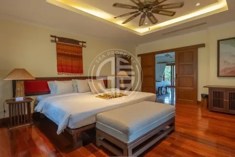 Chalet de 5 dormitorios en Layan Beach, Tailandia № 190674 - foto 11