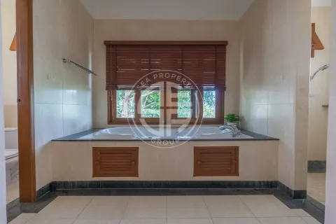 Chalet de 5 dormitorios en Layan Beach, Tailandia № 190674 - foto 10