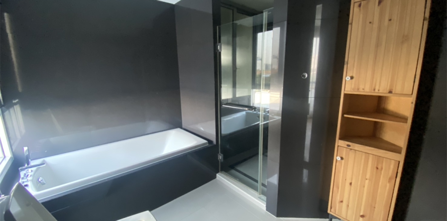 Condominio de 1 dormitorio en Bangkok, Tailandia № 220624