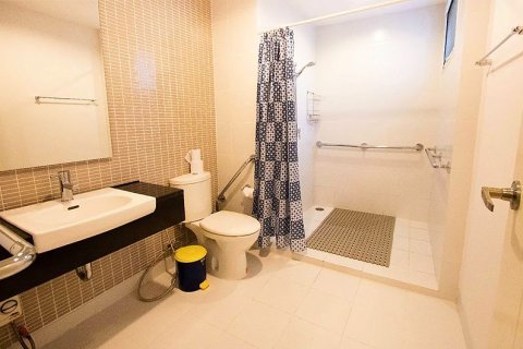 Condo in Hua Hin, Thailand, 2 bedrooms  № 172182 - photo 9