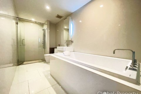 Condominio de 2 dormitorios en Pattaya, Tailandia № 135218 - foto 12