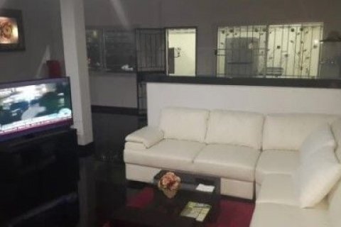 Casa de 3 dormitorios en Pattaya, Tailandia № 140960 - foto 5