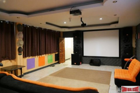 Casa de 5 dormitorios en Chalong, Tailandia № 203328 - foto 5