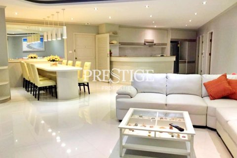 Condominio de 3 dormitorios en Pattaya, Tailandia № 198715