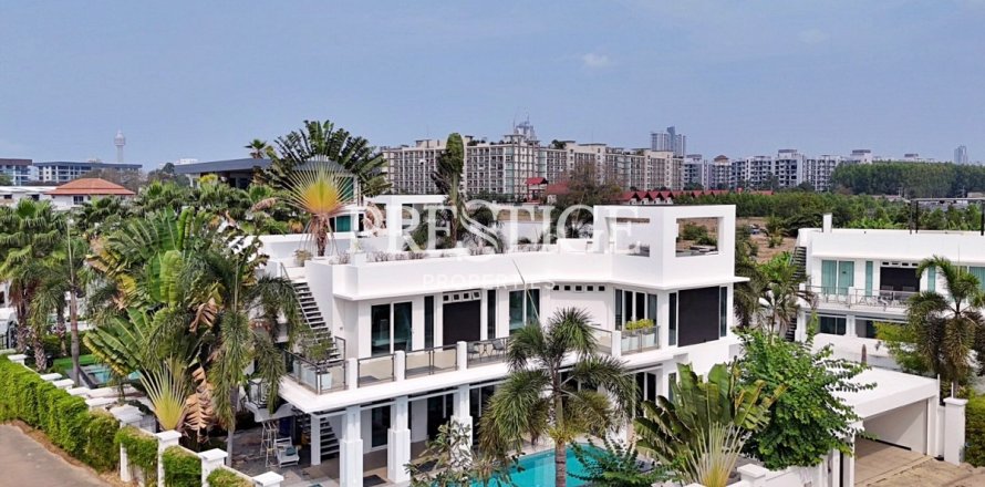 Maison à Pattaya, Thaïlande 4 chambres № 198718