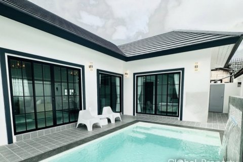 Casa de 3 dormitorios en Pattaya, Tailandia № 181272 - foto 3