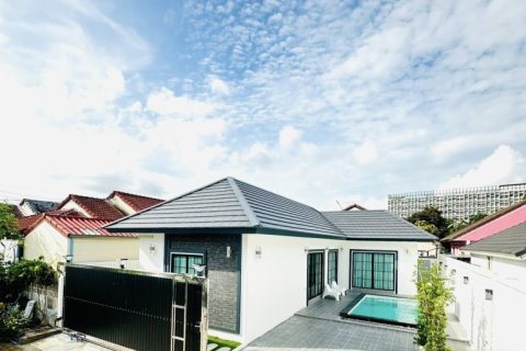 House in Pattaya, Thailand 3 bedrooms № 181272