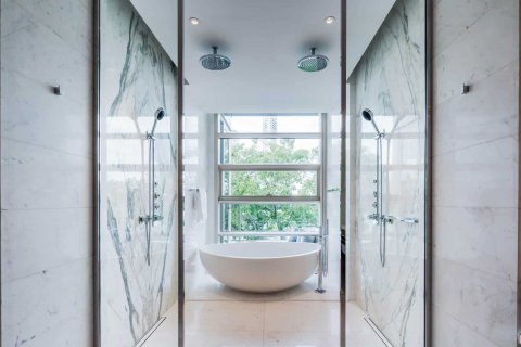 Condominio de 3 dormitorios en Bangkok, Tailandia № 166927 - foto 18