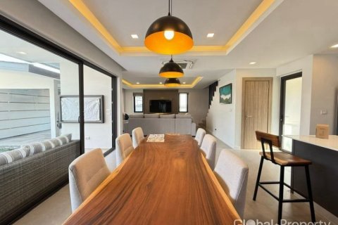 Casa de 3 dormitorios en Pattaya, Tailandia № 168157 - foto 8