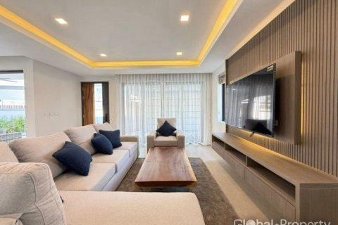 Casa de 3 dormitorios en Pattaya, Tailandia № 168157 - foto 7