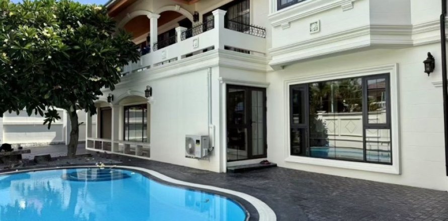 Casa de 5 dormitorios en Pattaya, Tailandia № 168159