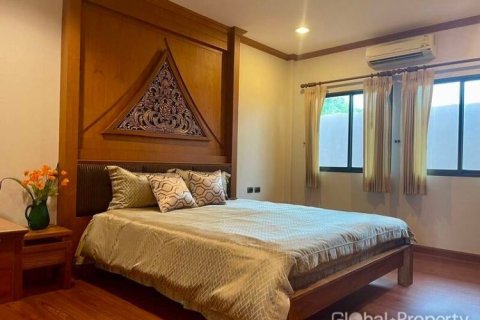 Casa de 3 dormitorios en Pattaya, Tailandia № 168155 - foto 4