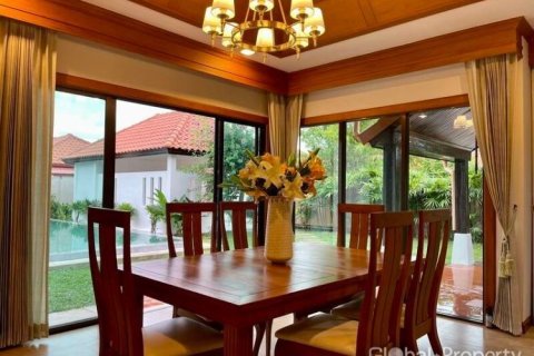 Casa de 3 dormitorios en Pattaya, Tailandia № 168155 - foto 8
