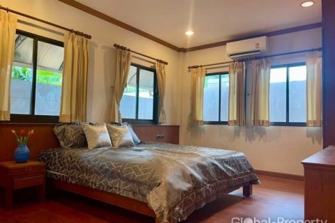 Casa de 3 dormitorios en Pattaya, Tailandia № 168155 - foto 5