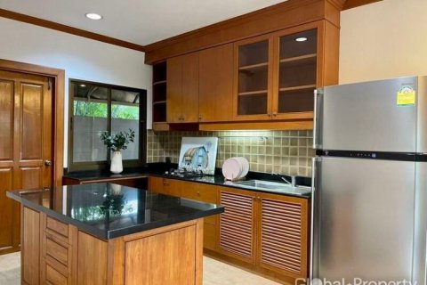 Casa de 3 dormitorios en Pattaya, Tailandia № 168155 - foto 9