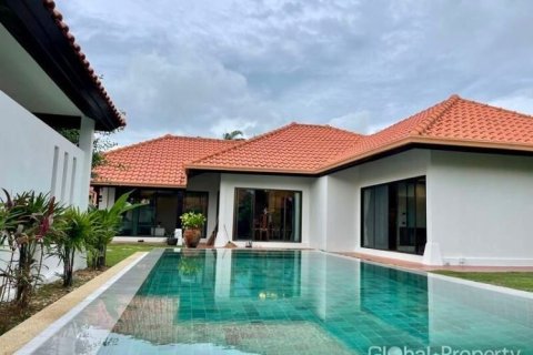 Casa de 3 dormitorios en Pattaya, Tailandia № 168155 - foto 3