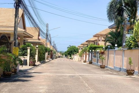 Casa de 3 dormitorios en Pattaya, Tailandia № 157659 - foto 13