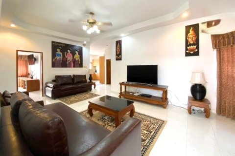 Casa de 3 dormitorios en Pattaya, Tailandia № 157659 - foto 5