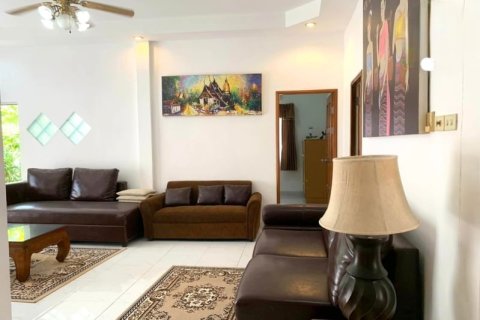 Casa de 3 dormitorios en Pattaya, Tailandia № 157659 - foto 12