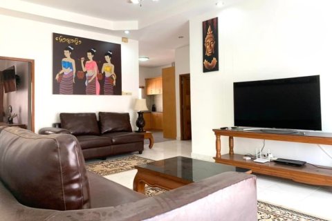 Casa de 3 dormitorios en Pattaya, Tailandia № 157659 - foto 3