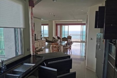 Condominio de 3 dormitorios en Pattaya, Tailandia № 157663 - foto 11